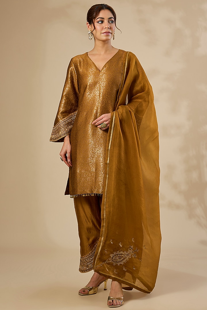 Gold Banarasi Katan Silk Zardosi Work Kurta Set by Sahreen at Pernia's Pop Up Shop