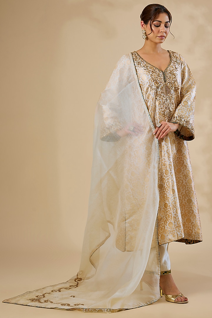 Ivory Banarasi Silk Zardosi Work Kurta Set by Sahreen at Pernia's Pop Up Shop