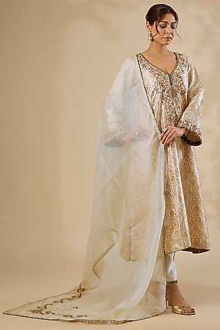 Ivory Banarasi Silk Zardosi Work Kurta Set by Sahreen