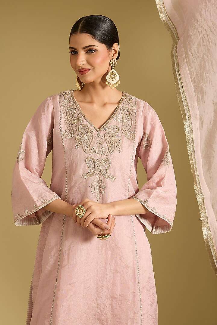 Pastel Pink Katan Silk Tissue Kasab Thread Work Kurta Set by Sahreen at Pernia's Pop Up Shop