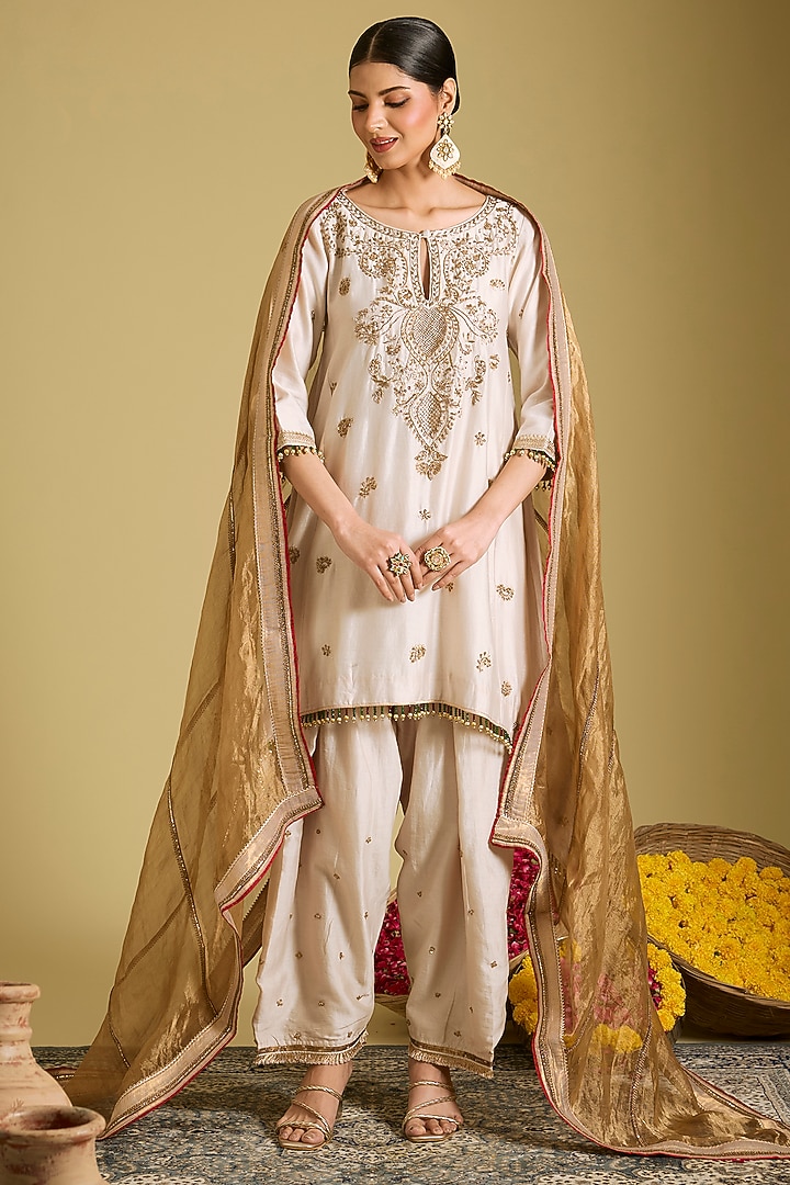 Ivory Chanderi Silk Zardosi Work Kurta Set by Sahreen at Pernia's Pop Up Shop
