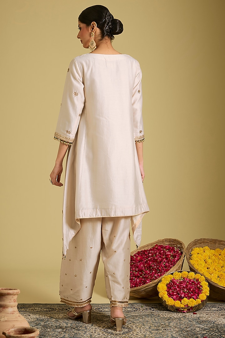 Ivory Chanderi Silk Zardosi Work Kurta Set by Sahreen at Pernia's Pop Up Shop