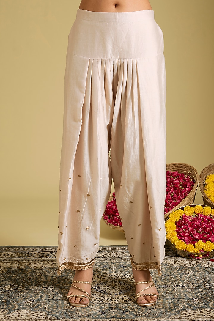 Ivory Chanderi Silk Zardosi Work Kurta Set by Sahreen at Pernia's Pop Up Shop