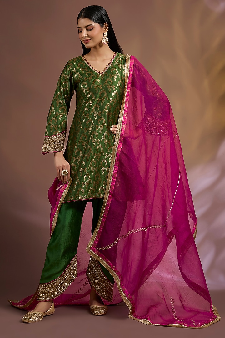 Green Banarasi Katan Silk Zardosi Embroidered Kurta Set by Sahreen at Pernia's Pop Up Shop