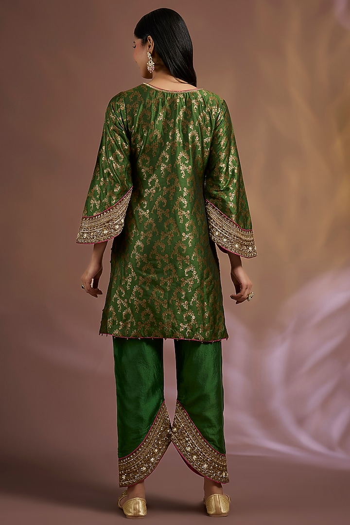 Green Banarasi Katan Silk Zardosi Embroidered Kurta Set by Sahreen at Pernia's Pop Up Shop