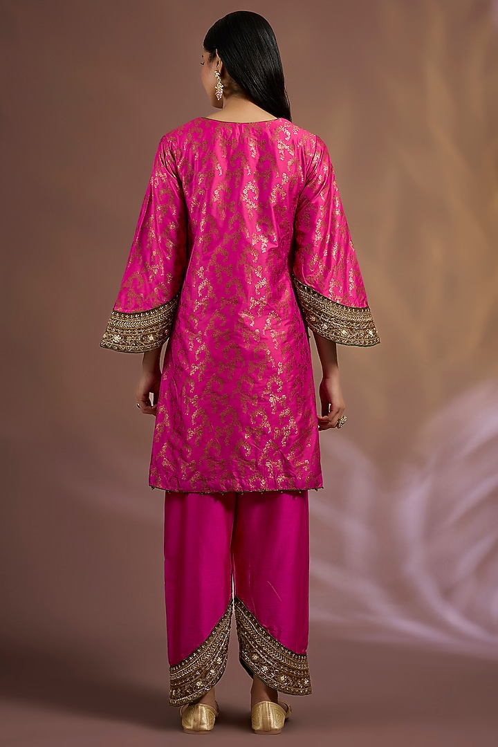 Pink Banarasi Katan Silk Zardosi Embroidered Kurta Set by Sahreen at Pernia's Pop Up Shop