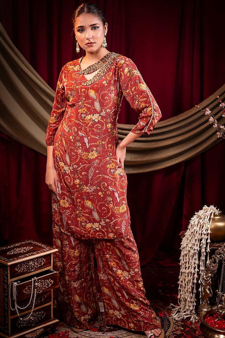 Maroon Pure Crepe Printed & Sequins Embroidered Kurta Set by SAINY GARG COUTURE at Pernia's Pop Up Shop