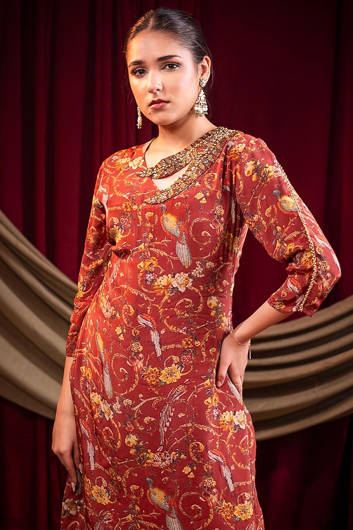 Maroon Pure Crepe Printed & Sequins Embroidered Kurta Set by SAINY GARG COUTURE at Pernia's Pop Up Shop
