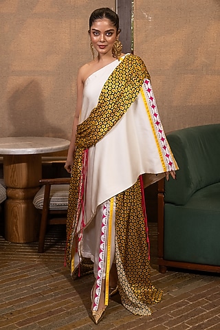 Off-White Satin & Silk Floral Printed Co-Ord Set by SAIM