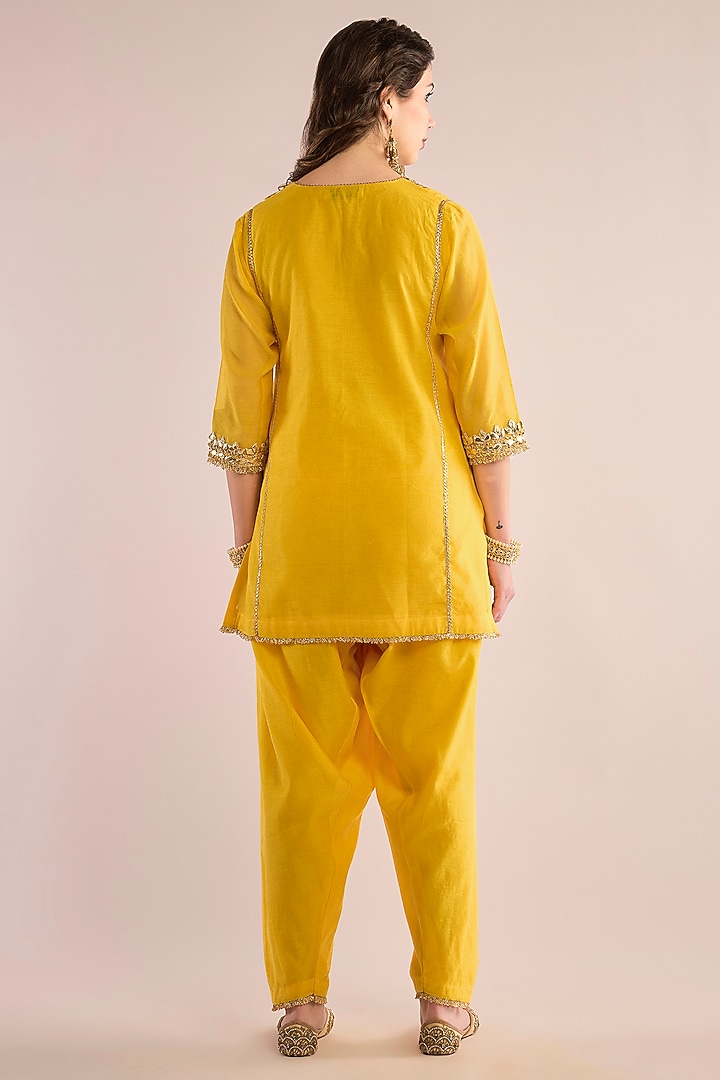 Yellow Chanderi Gota Patti Embroidered Kurta Set by saina kapoor at Pernia's Pop Up Shop