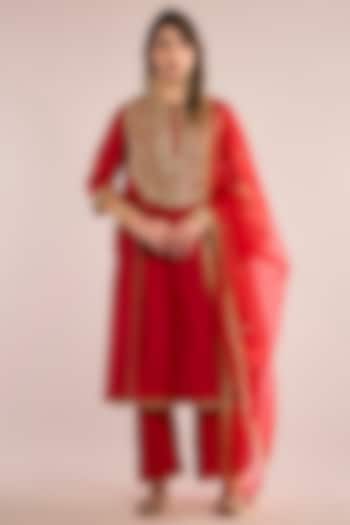 Red Chanderi Gota Patti Embroidered A-Line Kurta Set by saina kapoor at Pernia's Pop Up Shop