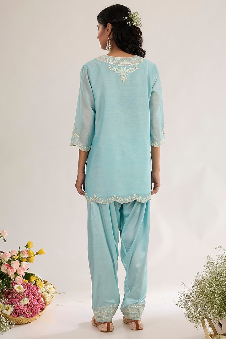 Powder Blue Chanderi Silk Embroidered Short A-Line Kurta Set by saina kapoor at Pernia's Pop Up Shop