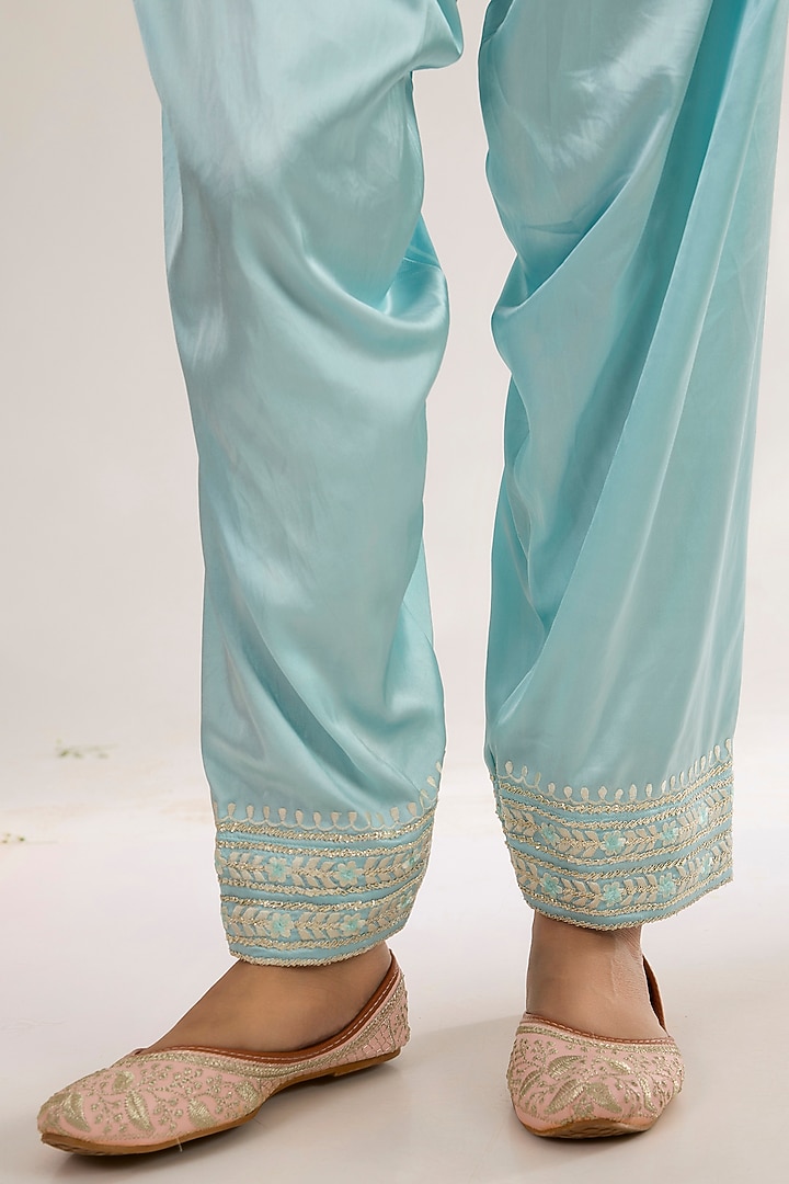 Powder Blue Chanderi Silk Embroidered Short A-Line Kurta Set by saina kapoor at Pernia's Pop Up Shop