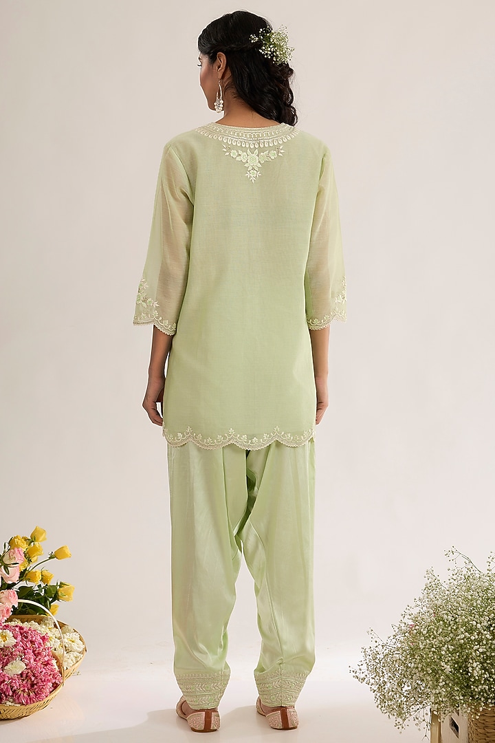 Mint Green Chanderi Silk Embroidered Short A-Line Kurta Set by saina kapoor at Pernia's Pop Up Shop