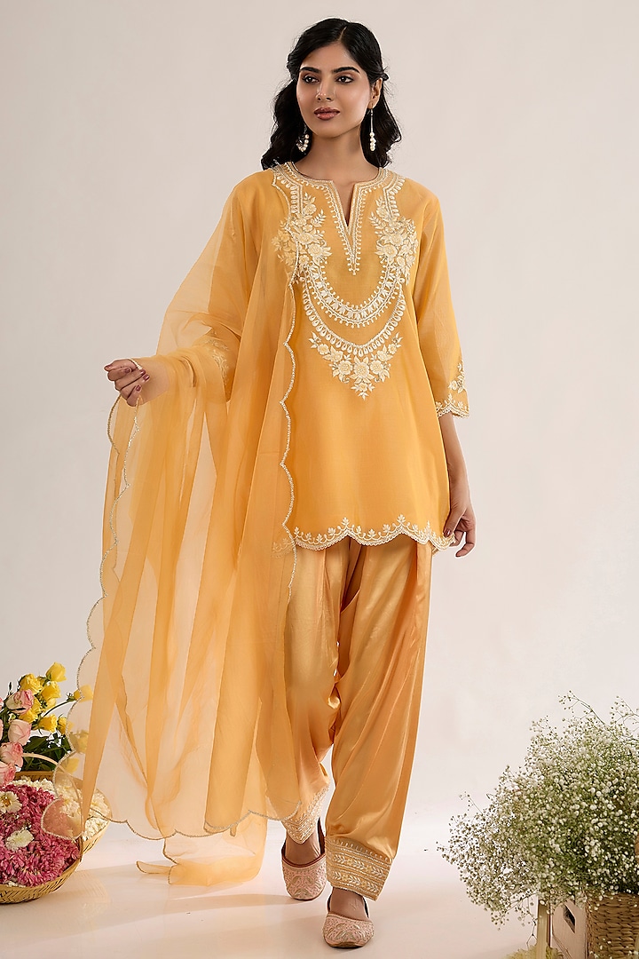 Peachy Orange Chanderi Silk Embroidered Short A-Line Kurta Set by saina kapoor at Pernia's Pop Up Shop