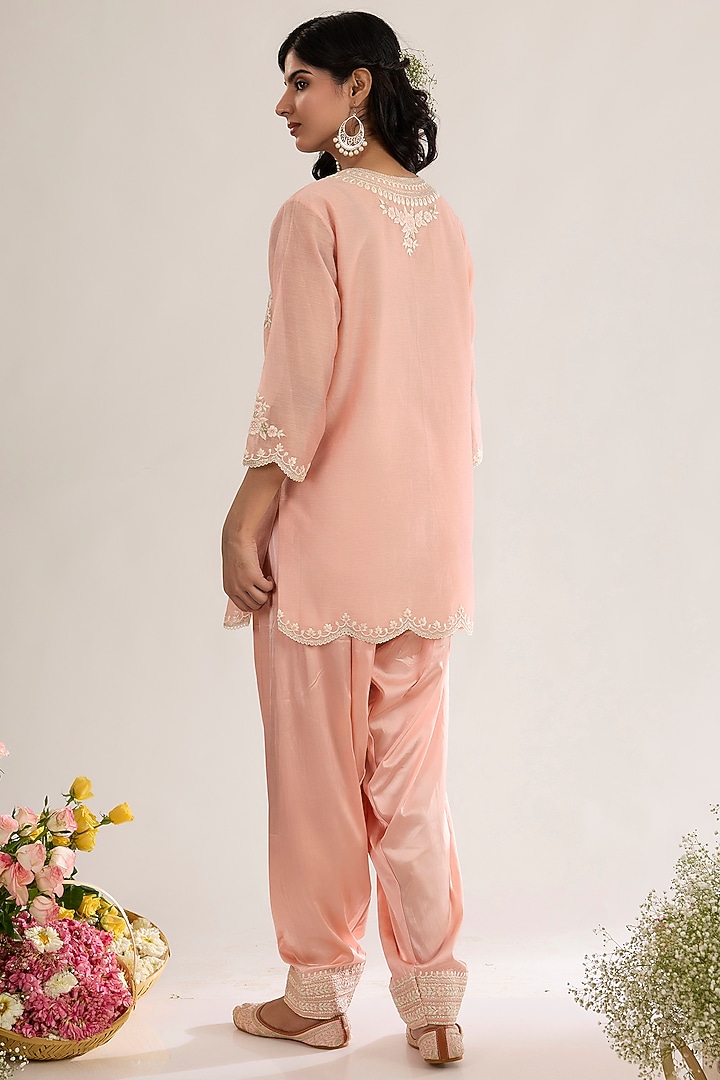 Blush Pink Chanderi Silk Embroidered Short A-Line Kurta Set by saina kapoor at Pernia's Pop Up Shop