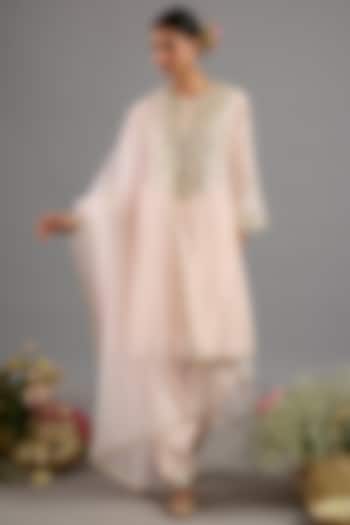 Peach Pink Chanderi Gota-Patti Embroidered Choga Kurta Set by Saina kapoor at Pernia's Pop Up Shop