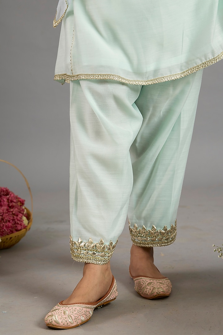 Green Chanderi Gota-Patti Embroidered Choga Kurta Set by Saina kapoor at Pernia's Pop Up Shop