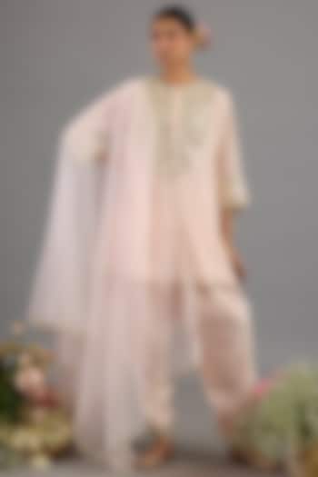 Peach Pink Chanderi Gota-Patti Embroidered Short Kurta Set by Saina kapoor at Pernia's Pop Up Shop