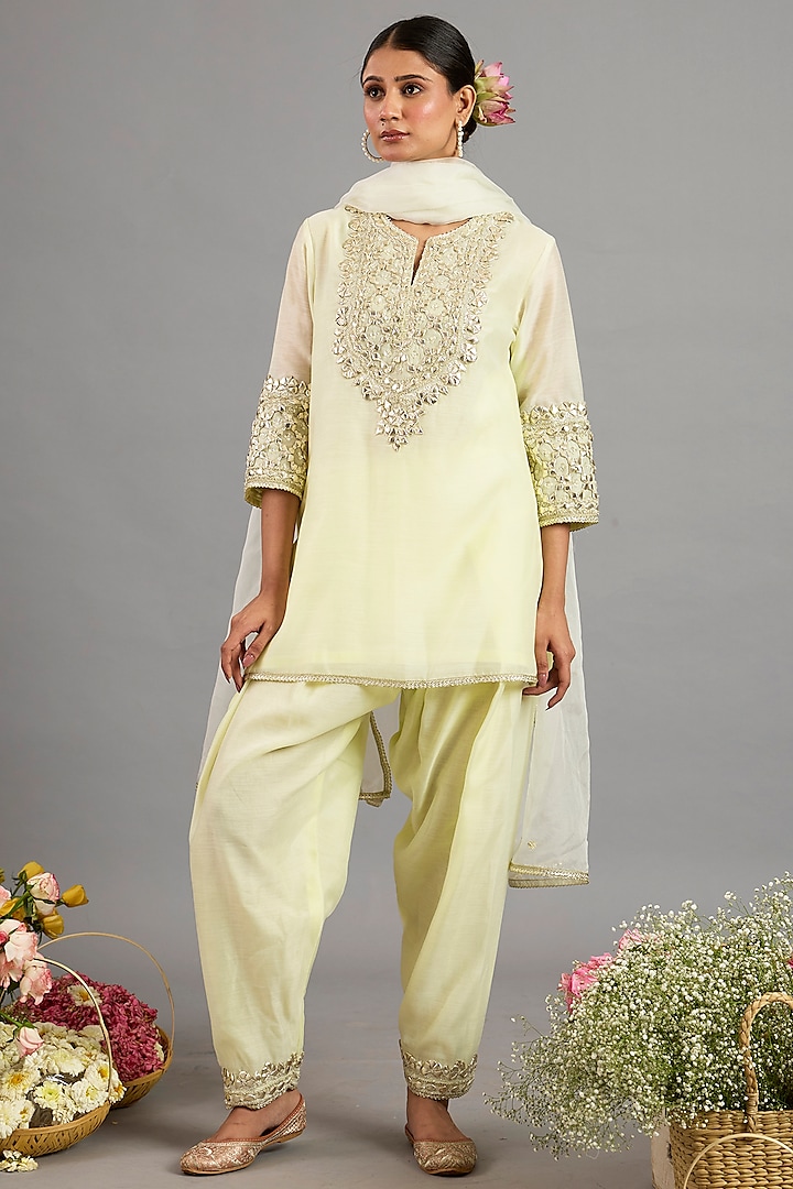 Yellow Chanderi Gota-Patti Embroidered Short Kurta Set by Saina kapoor at Pernia's Pop Up Shop