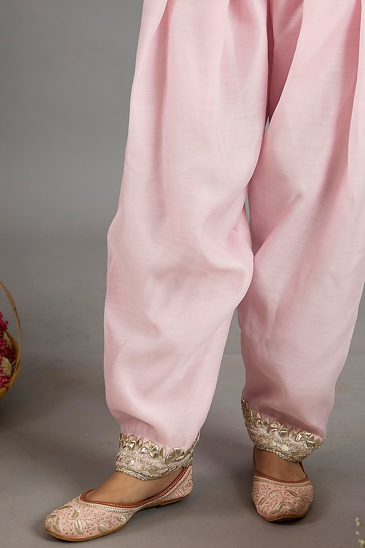 Baby Pink Chanderi Gota-Patti Embroidered Short Kurta Set by Saina kapoor at Pernia's Pop Up Shop