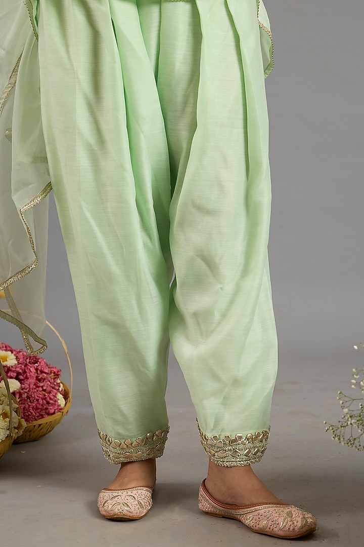 Green Chanderi Gota-Patti Embroidered Short Party Wear Anarkali Set by Saina kapoor at Pernia's Pop Up Shop