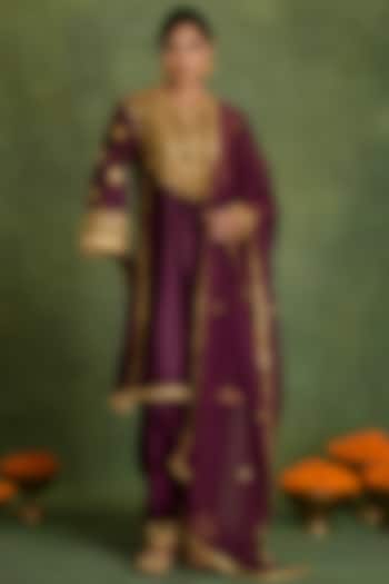 Deep Violet Chanderi Gota Embroidered Kurta Set by saina kapoor at Pernia's Pop Up Shop