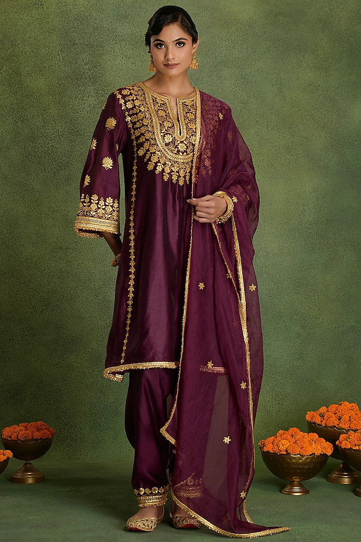 Deep Violet Chanderi Gota Embroidered Kurta Set by saina kapoor at Pernia's Pop Up Shop