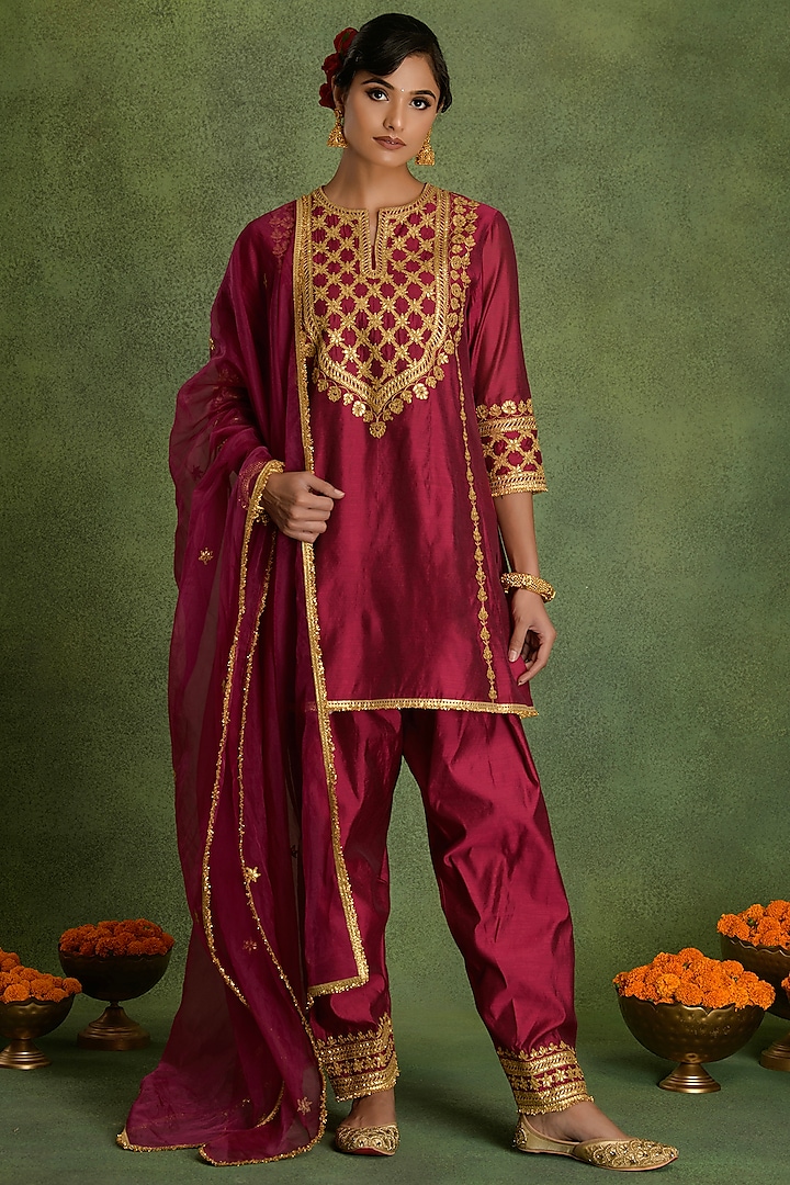 Mulberry Pink Chanderi Gota Embroidered A-Line Kurta Set by saina kapoor at Pernia's Pop Up Shop