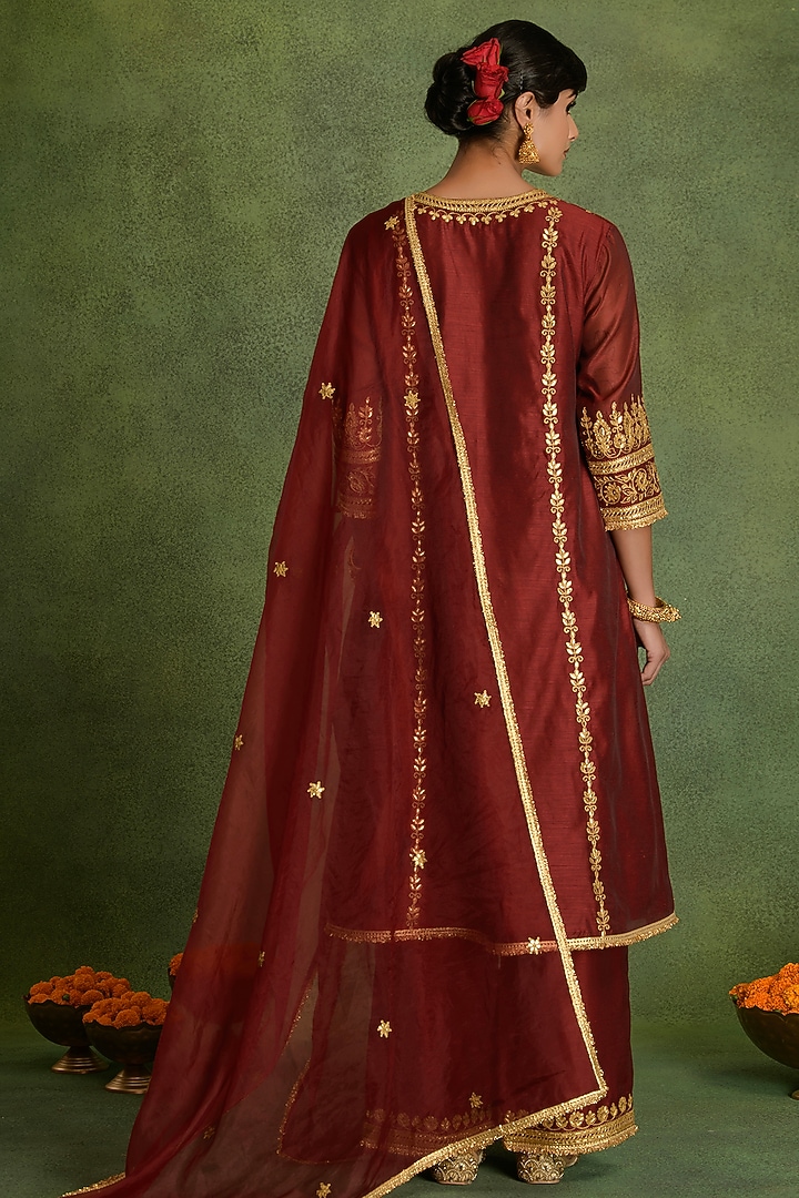Maroon Red Chanderi Gota Embroidered A-Line Kurta Set by saina kapoor at Pernia's Pop Up Shop