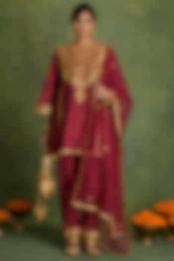 Royal Purple Chanderi Gota Embroidered Kurta Set by saina kapoor at Pernia's Pop Up Shop