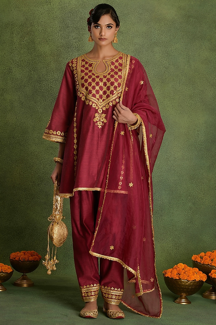 Royal Purple Chanderi Gota Embroidered Kurta Set by saina kapoor at Pernia's Pop Up Shop