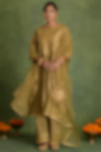 Deep Beige Chanderi Gota Embroidered Kurta Set by saina kapoor at Pernia's Pop Up Shop