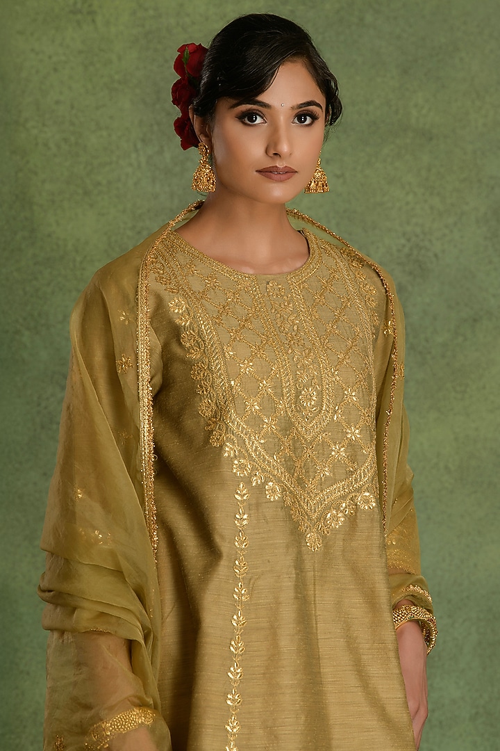 Deep Beige Chanderi Gota Embroidered Kurta Set by saina kapoor at Pernia's Pop Up Shop