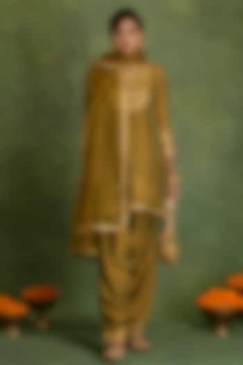 Russian Olive Green Chanderi Gota Embroidered Kurta Set by saina kapoor at Pernia's Pop Up Shop