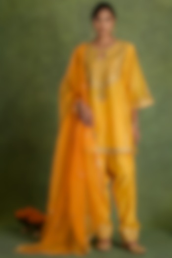 Yellow Chanderi Gota Embroidered Kurta Set by saina kapoor at Pernia's Pop Up Shop
