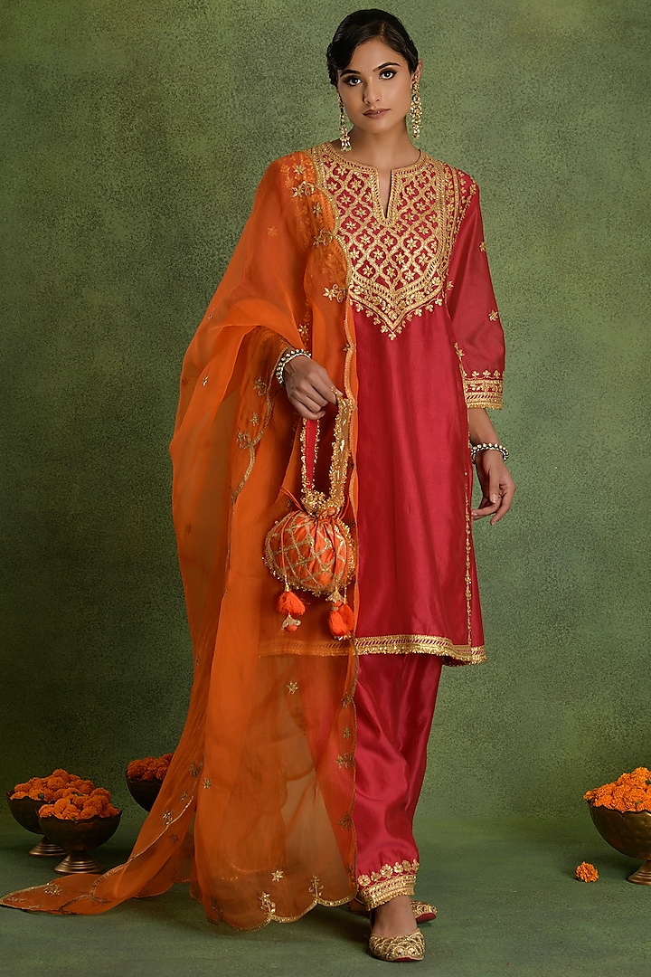 Fuchsia Chanderi Gota Embroidered Kurta Set by saina kapoor at Pernia's Pop Up Shop