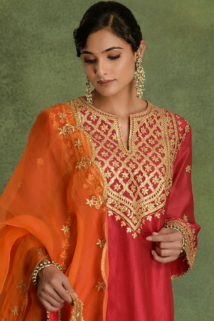 Fuchsia Chanderi Gota Embroidered Kurta Set by saina kapoor at Pernia's Pop Up Shop