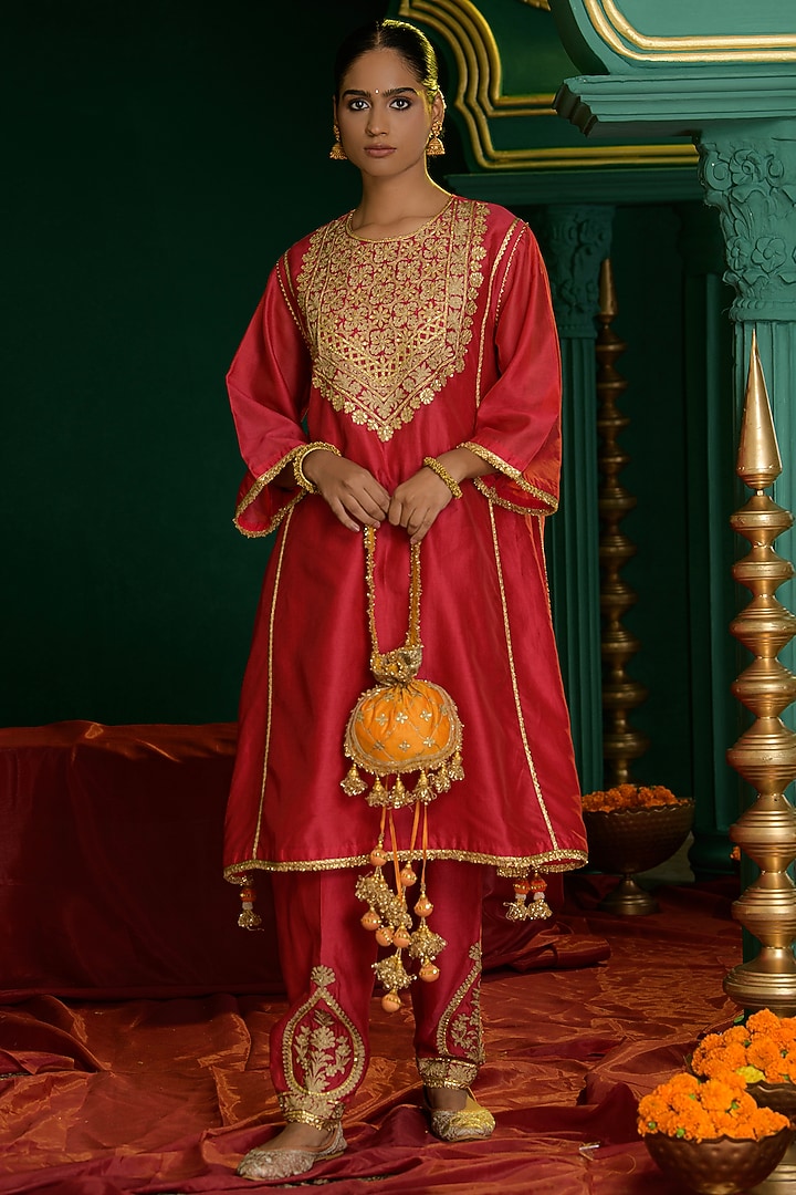 Fuchsia Chanderi Choga Set by Saina kapoor at Pernia's Pop Up Shop