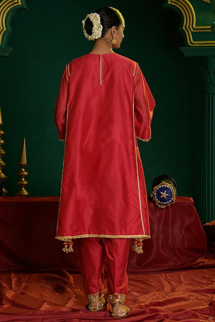 Fuchsia Chanderi Choga Set by Saina kapoor at Pernia's Pop Up Shop