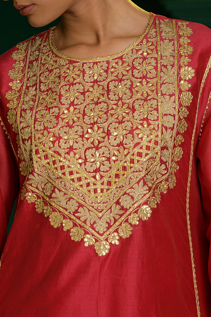 Fuchsia Chanderi Choga Set by Saina kapoor at Pernia's Pop Up Shop