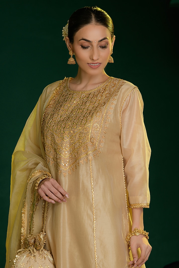 Beige Chanderi Gota Embroidered A-Line Kurta Set by Saina kapoor at Pernia's Pop Up Shop