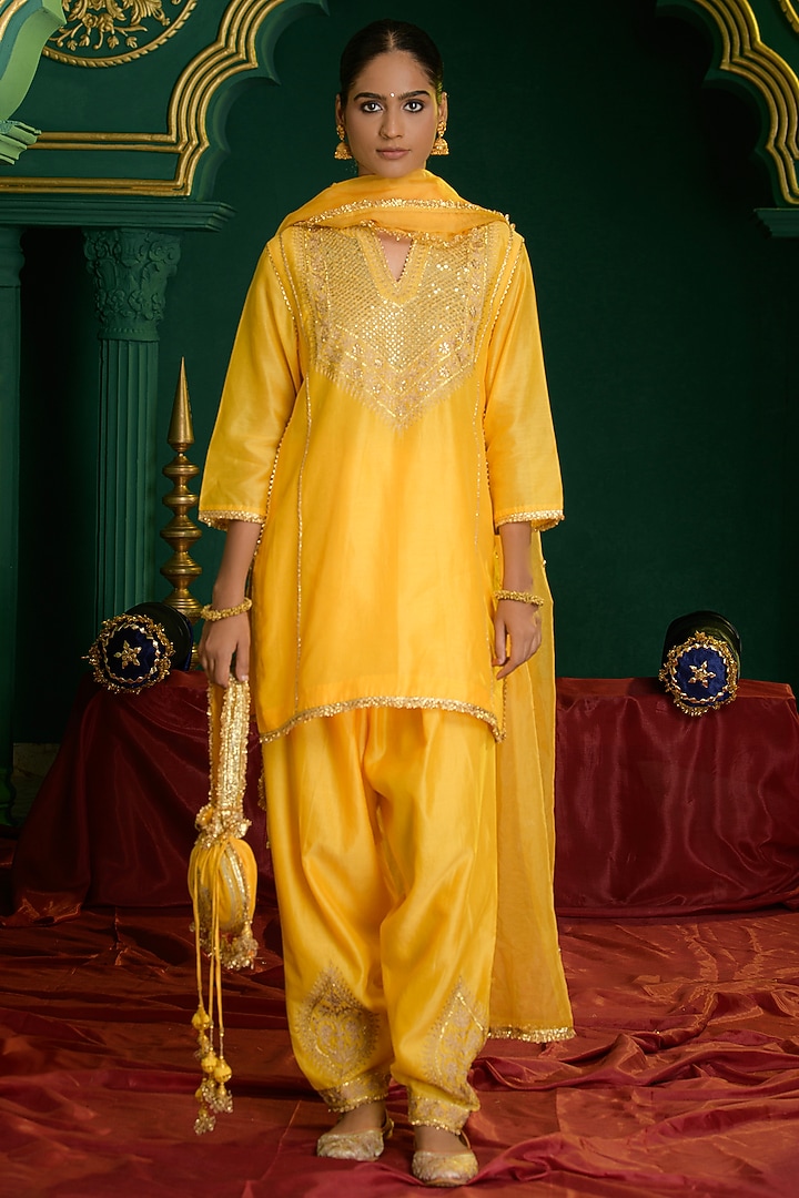 Yellow Chanderi Gota Embroidered Short A-Line Kurta Set by Saina kapoor at Pernia's Pop Up Shop