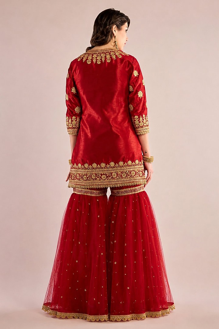 Maroon Dupion Sequin Embroidered Gharara Set by Saina kapoor at Pernia's Pop Up Shop