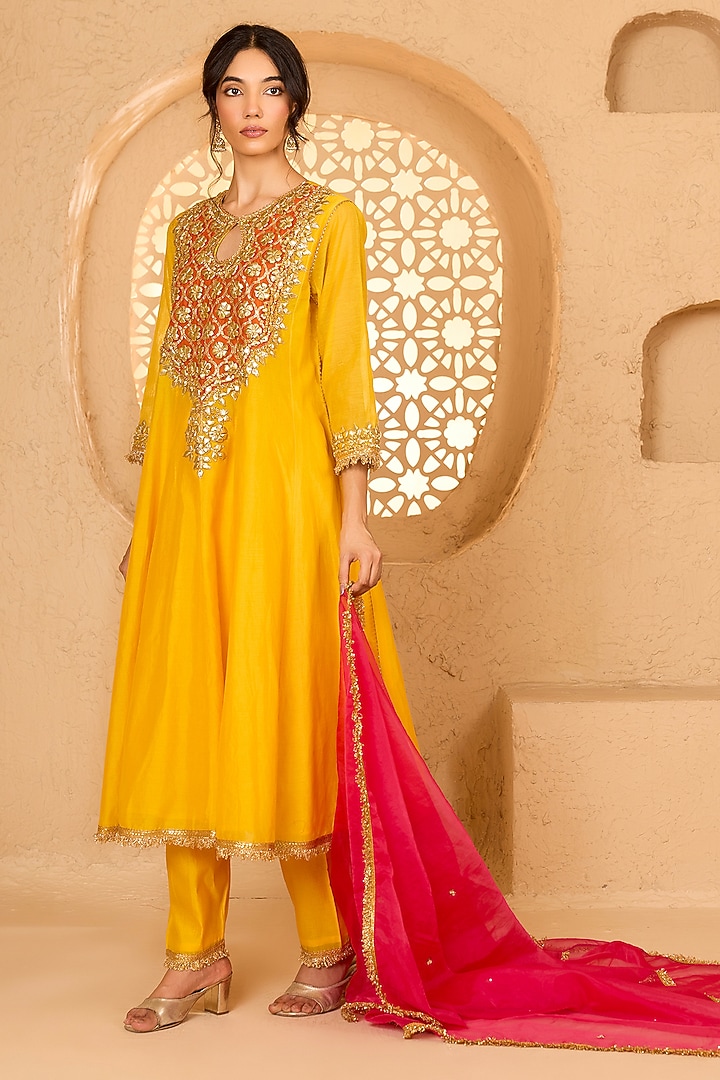 Yellow Cotton Chanderi Gota Patti Embroidered Party Wear Anarkali Set by Saina kapoor at Pernia's Pop Up Shop
