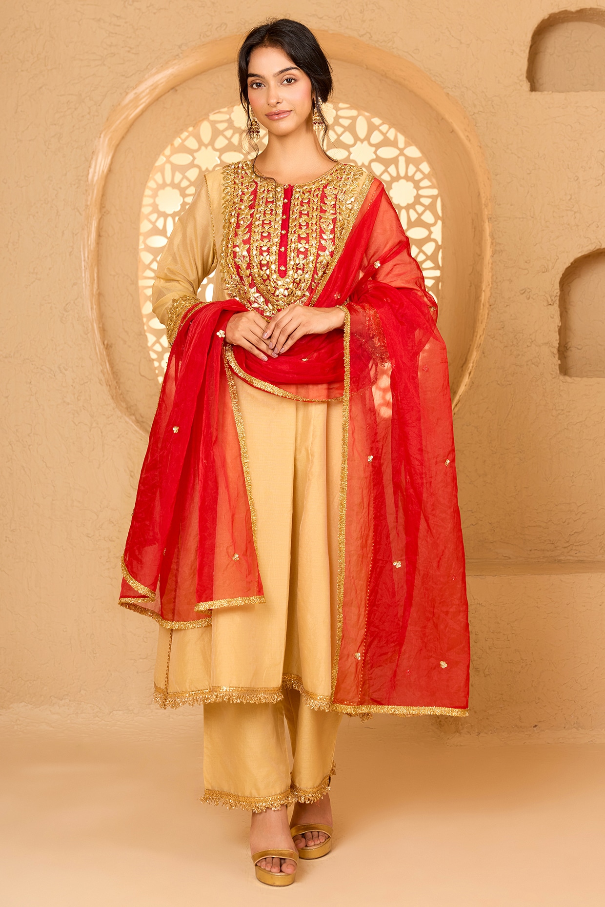Saina kapoor Beige Cotton Chanderi Floral Embroidered Kurta Set