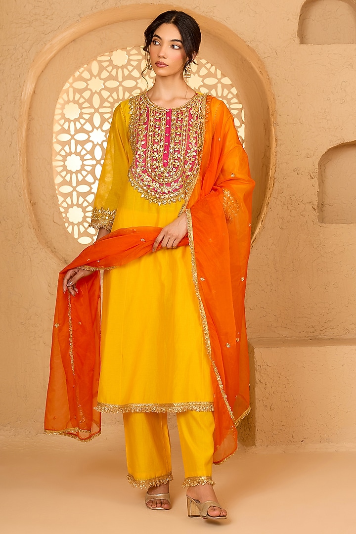 Yellow Cotton Chanderi Floral Embroidered Kurta Set by Saina kapoor at Pernia's Pop Up Shop