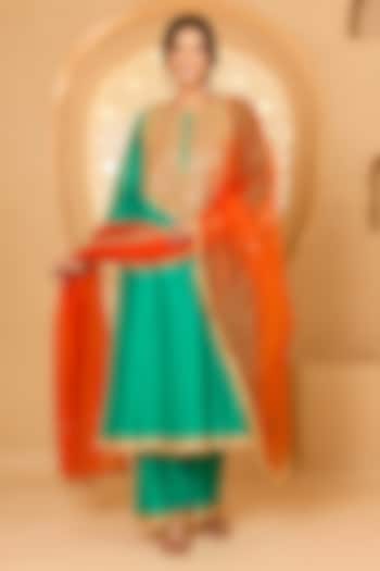 Turquoise Cotton Chanderi Floral Embroidered Kurta Set by Saina kapoor at Pernia's Pop Up Shop