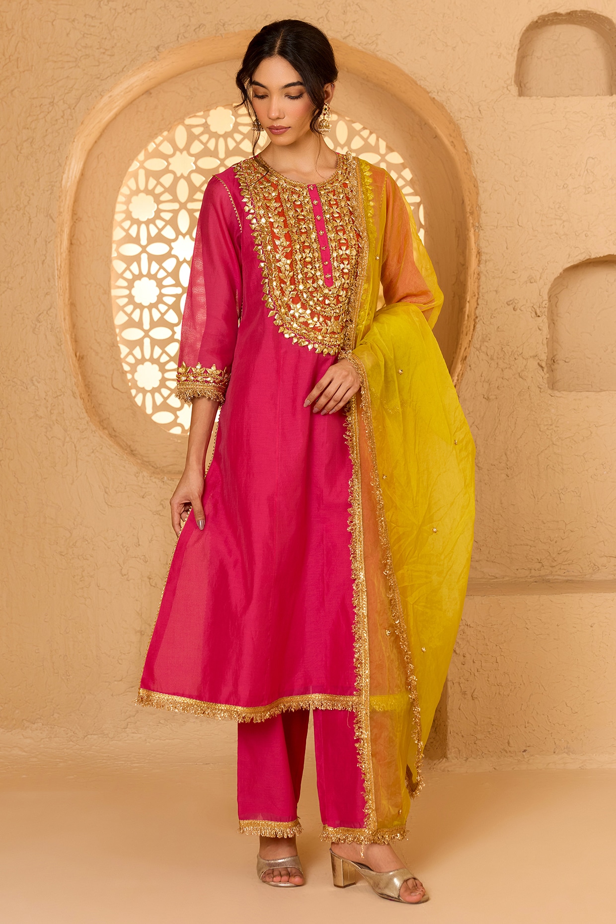 Saina kapoor Fuchsia Cotton Chanderi Floral Embroidered Kurta Set