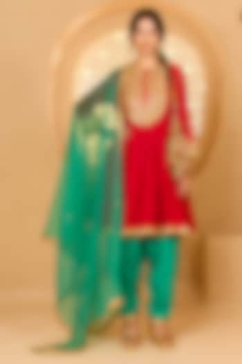 Red Cotton Chanderi Pearl Embroidered Short Party Wear Anarkali Set by Saina kapoor at Pernia's Pop Up Shop